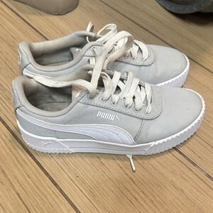 Puma Carina Canvas Light Gray Athletic Sneakers